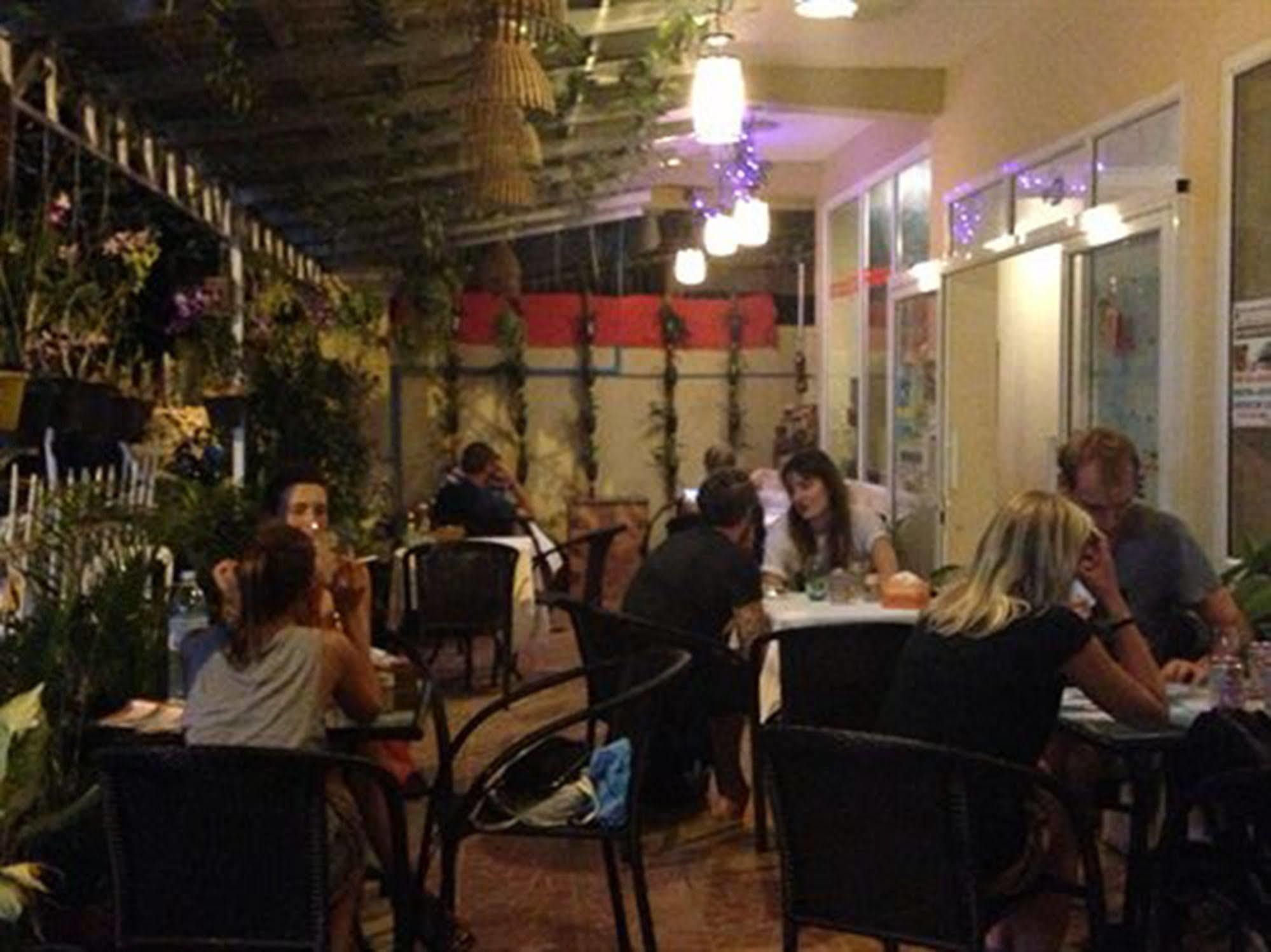 Homeland Guesthouse بنوم بنه المظهر الخارجي الصورة